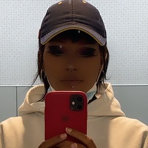 Meet your Posher, Charissa